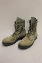 Load image into Gallery viewer, US Air Force Vibraum ASTMF2413 Boots - Size: 11-1/2 W - Used