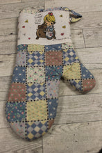 Load image into Gallery viewer, Vintage Precious Moments &quot;To the Sweetest Cookie in the Batch&quot; Oven Mitt - New