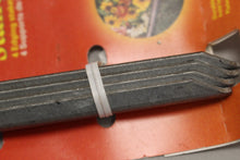 Load image into Gallery viewer, Suncast 9" Metal Garden Stakes - New