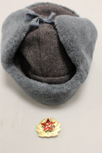 Load image into Gallery viewer, Russian Ushanka Gray Wool Hat with Pendant - Size: 60 - Used