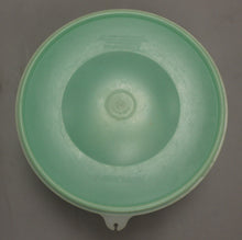 Load image into Gallery viewer, Tupperware Crisp-It Lettuce Keeper with Lid &amp; Spike - Jadeite Green - Used