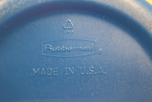 Load image into Gallery viewer, Rubbermaid Half Gallon Water Drink Jug - #154A - Blue/White - Used