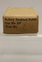 Load image into Gallery viewer, Vintage Battery Terminal Puller - No. 107 - Used