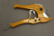 Load image into Gallery viewer, Worksite Pro Heavy Duty PVC Pipe Cutter with Metal Handle - 1-5/8" - Used