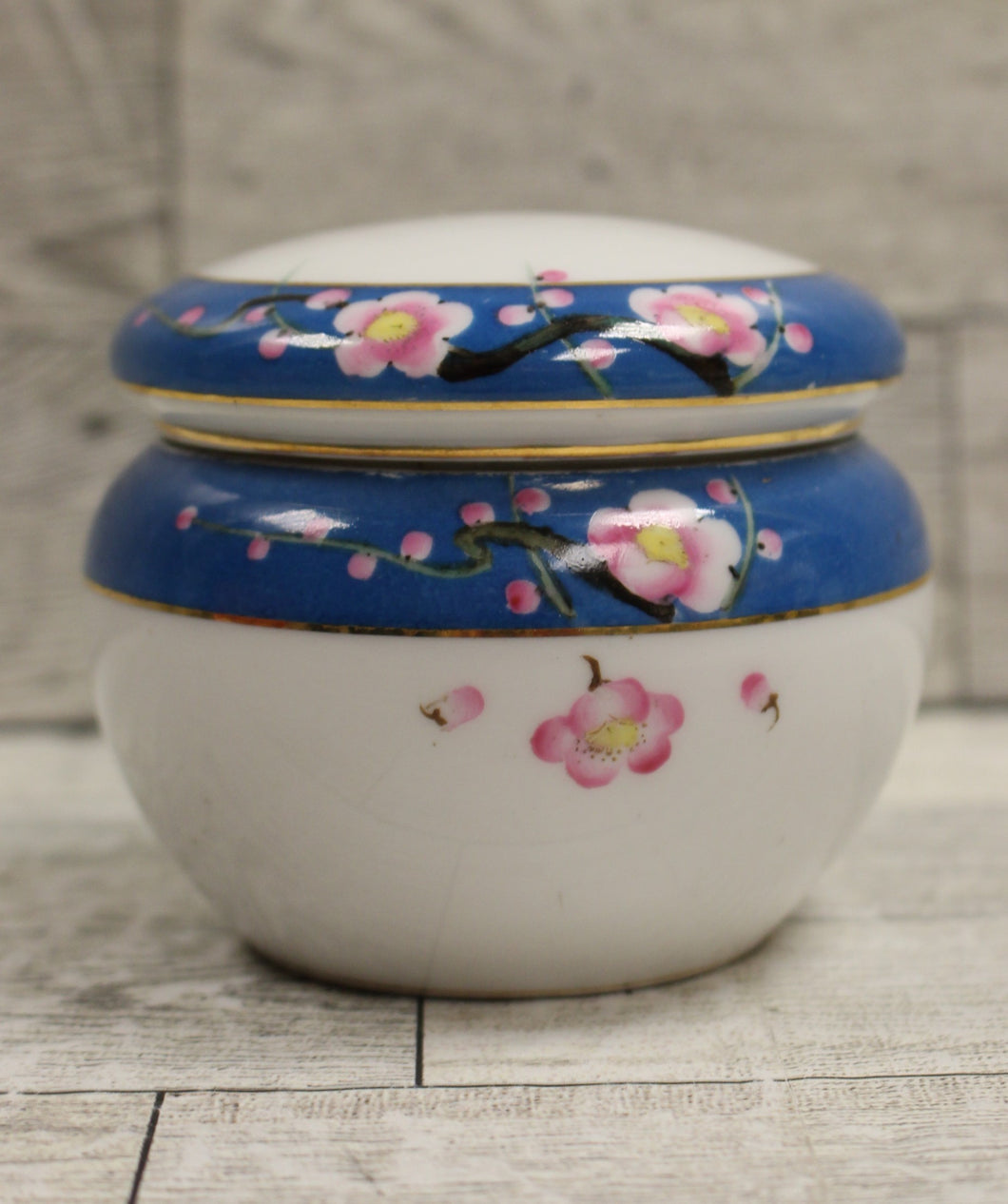 Japanese Kokura Porcelain Tea Caddy Vanity Dresser Jar with Lid - Floral - Used