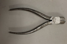 Load image into Gallery viewer, Vintage Kraeuter No. 2601 5-1/2" Diagonal Cutting Pliers - Used