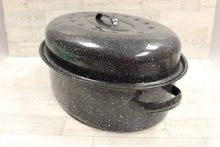 Load image into Gallery viewer, Vintage 16" Black Enamel Speckle Oval Roasting Pan with Lid - Used
