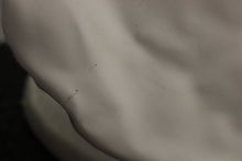 Load image into Gallery viewer, US Marine Men's White Service Cap Crown - Type 1 - Size 7 - Used (#2)