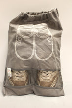 Load image into Gallery viewer, Coach Men's Running Shoes with Bag - G3342 - Size: 8B - Used