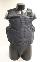 Load image into Gallery viewer, Safariland V1 Overt Carrier - Side Opening - Black - Medium - Used