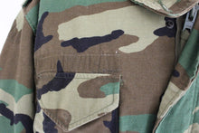 Load image into Gallery viewer, US Army M-65 Cold Weather Field Coat - Woodland - Small X-Short - Used