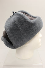 Load image into Gallery viewer, Russian Ushanka Gray Wool Hat with Pendant - Size: 60 - Used