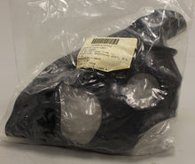 Load image into Gallery viewer, M40A1 &amp; M42E1 Breathing Equipment Facepiece - 4240-01-413-1543 - New