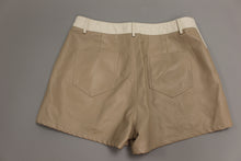 Load image into Gallery viewer, Le Lis Women&#39;s Two Tone Shorts - Large - Used