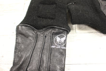 Load image into Gallery viewer, Army Air Force Type A-10 Gloves - Size: 6 - New without tags