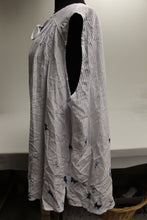 Load image into Gallery viewer, Fuerte Women's Woven Button Up Butterfly Top - Size: XL - Used