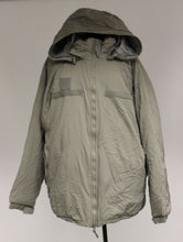 Load image into Gallery viewer, US Gen III Extreme Cold Weather Parka - 8415-01-538-6289 - Medium Regular - Used