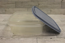 Load image into Gallery viewer, Vintage Rubbermaid Servin&#39; Saver Container with Light Blue Lid - 5 cup - 0012