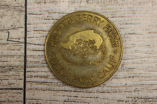 Knott's Berry Farm Buena Park CA Good Luck Token - Used