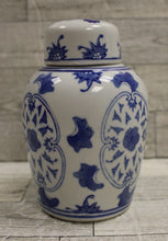 Load image into Gallery viewer, Chinese Porcelain Ginger Jar with Lid - Blue &amp; White - Used