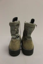 Load image into Gallery viewer, US Air Force Vibraum ASTMF2413 Boots - Size: 11-1/2 W - Used