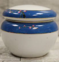 Load image into Gallery viewer, Japanese Kokura Porcelain Tea Caddy Vanity Dresser Jar with Lid - Floral - Used