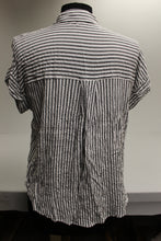 Load image into Gallery viewer, Jane &amp; Delancey Women's Button-Down Shirt - Medium - Used