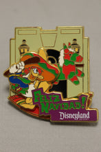Load image into Gallery viewer, Disneyland 2007 Feliz Navidad Donald Duck Pin - Used