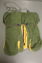 Load image into Gallery viewer, Trigger Finger Cold Weather Mitten Shell - Large - NSN 8415-00-926-1527 - Used