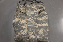 Load image into Gallery viewer, US Army Gen II ACU Cold Weather Parka - Medium Regular - 8415-01-526-9181 - Used