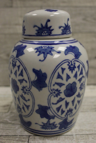 Chinese Porcelain Ginger Jar with Lid - Blue & White - Used