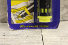 Load image into Gallery viewer, Magic Marker Highlighter Fluorescent Highlighter Marker Pen - Yellow - New