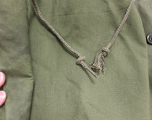 Load image into Gallery viewer, Vintage 1962 Vietnam Era Man's Cotton Wind Resistant Sateen Coat - Small Regular