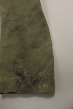 Load image into Gallery viewer, WWII US Marine Corps P-44 Herringbone HBT Utility Jacket - Used