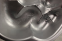 Load image into Gallery viewer, Winton 1975 Aluminum Giggling Bear Cake Pan - 508-477 - Used