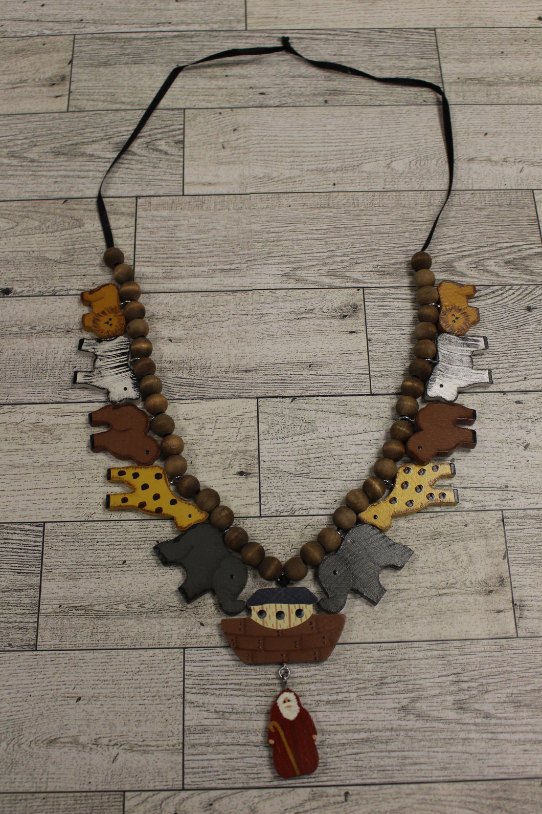 Vintage Clunky Wooden Noah's Ark Necklace - Used