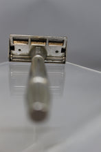 Load image into Gallery viewer, Vintage Men&#39;s Double Sided Razor - Set of 2 - Used