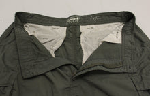 Load image into Gallery viewer, Coleman Men's Cargo Shorts - Medium - Hunter Green - Used