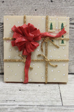 Load image into Gallery viewer, Merry Christmas Trinket Box - Used
