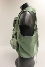 Load image into Gallery viewer, U.S. Army SRU-21/P Nylon Survival Mesh Vest - 8415-00-177-4818 - Large - Used