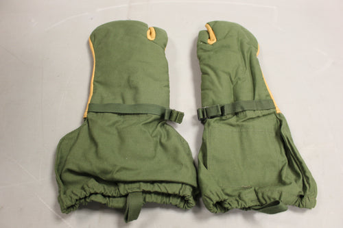 Trigger Finger Mitten Shells with Liner - Size: Medium - NSN 8415-01-926-4291