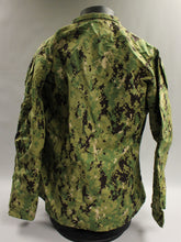 Load image into Gallery viewer, US Navy NWU Type III Working Blouse Jacket Coat - Medium Regular - New