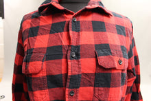 Load image into Gallery viewer, Men&#39;s GOODFELLOW &amp; Co Plaid Flannel Long Sleeve Button Down Shirt - Medium -Used