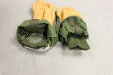 Load image into Gallery viewer, Trigger Finger Mitten Shells with Liner - Size: Medium - NSN 8415-01-926-4291