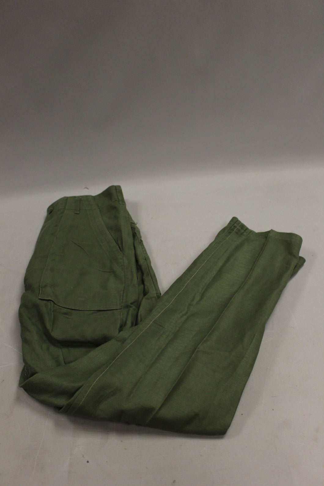 US Army Men's Utility Cotton Sateen Trousers Pants - 30x35 - 8405-782-3169 -Used