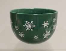 Load image into Gallery viewer, Holiday Time Set of 3 Nesting Christmas Bowls - New