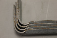 Load image into Gallery viewer, Suncast 9" Metal Garden Stakes - New