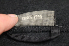 Load image into Gallery viewer, REI Boys Vest - XL - Black with Tan Trim - Used