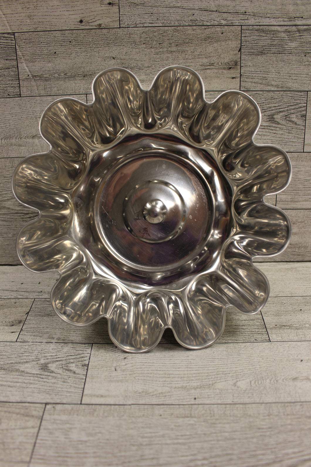 Vintage 1950 Aluminum 3x9 Fluted Jello Mold - Used