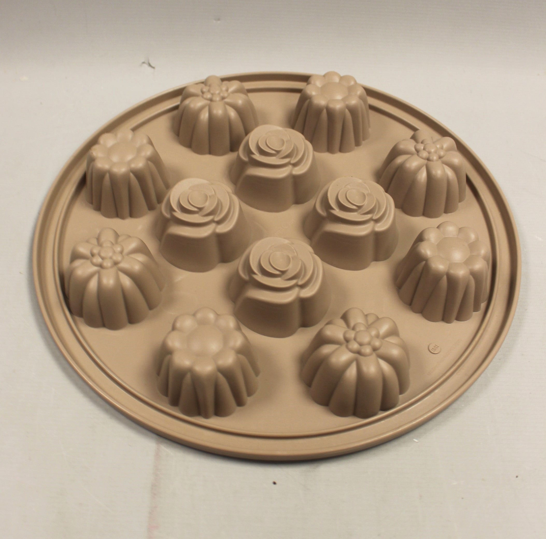 Baking Pampered Chef Muffin Baking Pan Pampered Chef Stoneware